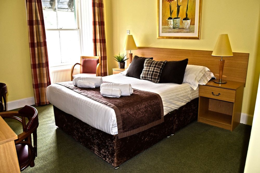 The Bridge of Cally Hotel Double Room 2