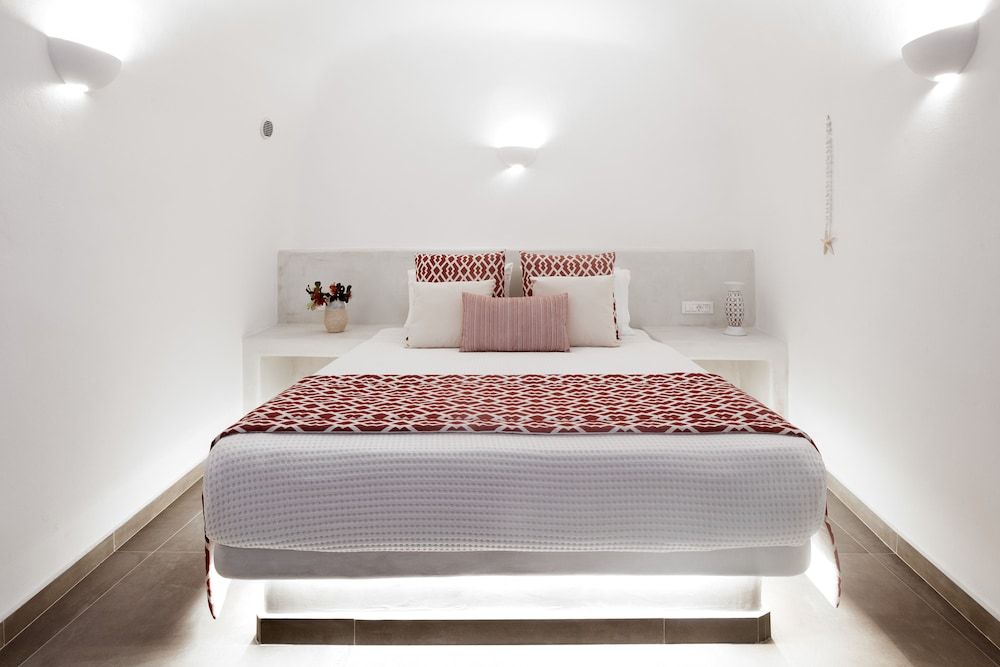 undefined Mellow Luxury Cave 7