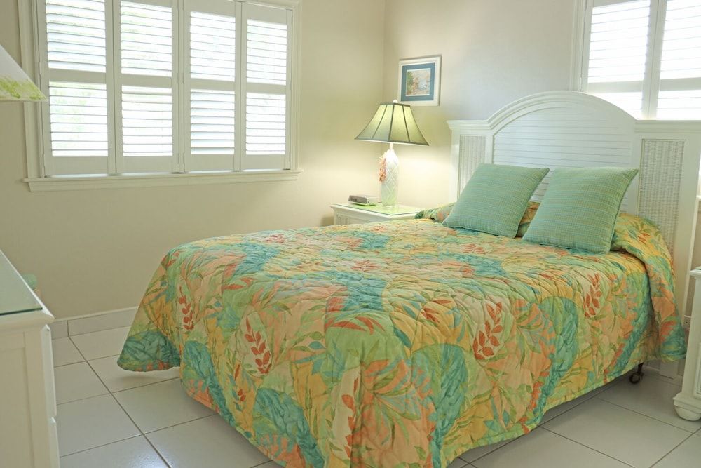 Galleon Villas by Hello Cayman Vacation Luxury Villa, 2 Bedrooms, Oceanfront 3