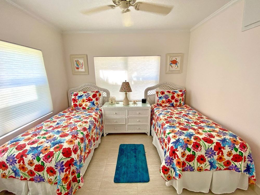 Galleon Villas by Hello Cayman Vacation Luxury Villa, 2 Bedrooms, Oceanfront 11