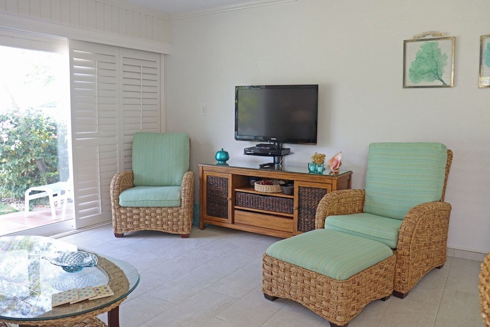 Galleon Villas by Hello Cayman Vacation Deluxe Villa, 1 Bedroom, Oceanfront 9