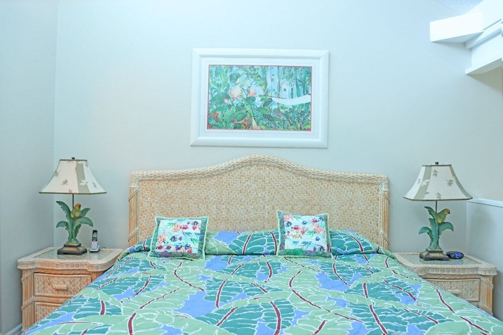 Galleon Villas by Hello Cayman Vacation Luxury Villa, 2 Bedrooms, Oceanfront 2