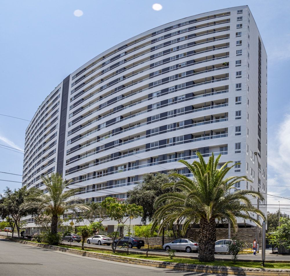 undefined Trendy Host 360  Miraflores 2