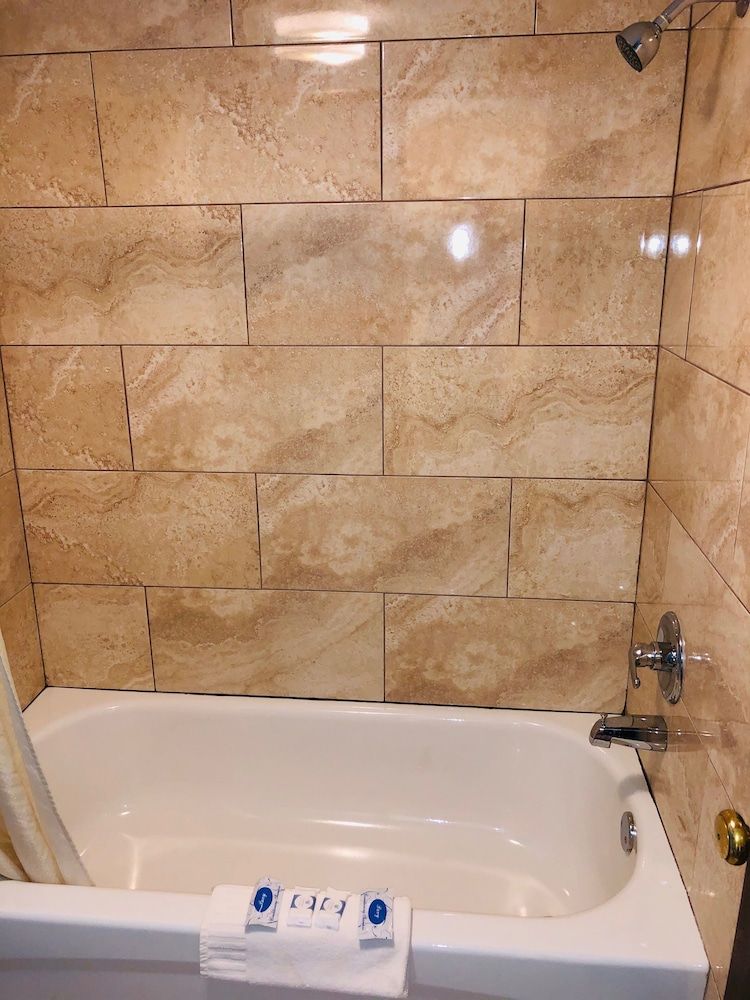 Regency Inn Standard Single Room 5