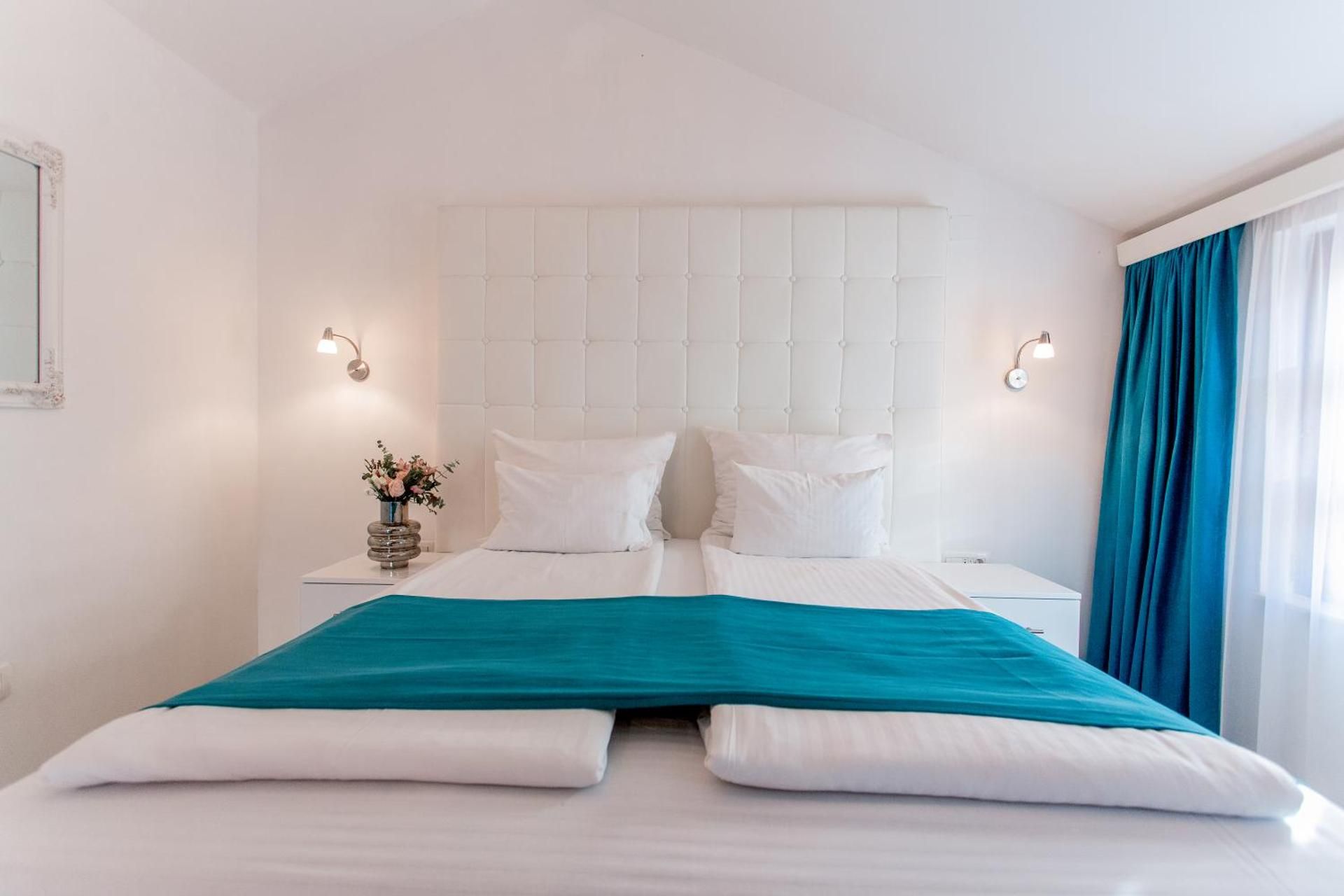 Hotel-Restaurant Kriva Cuprija Classic Quadruple Room 3