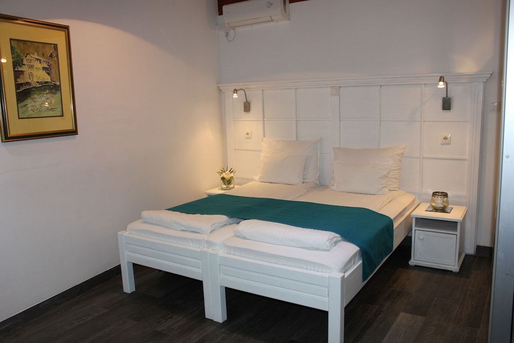 Hotel-Restaurant Kriva Cuprija Standard Double Room 2