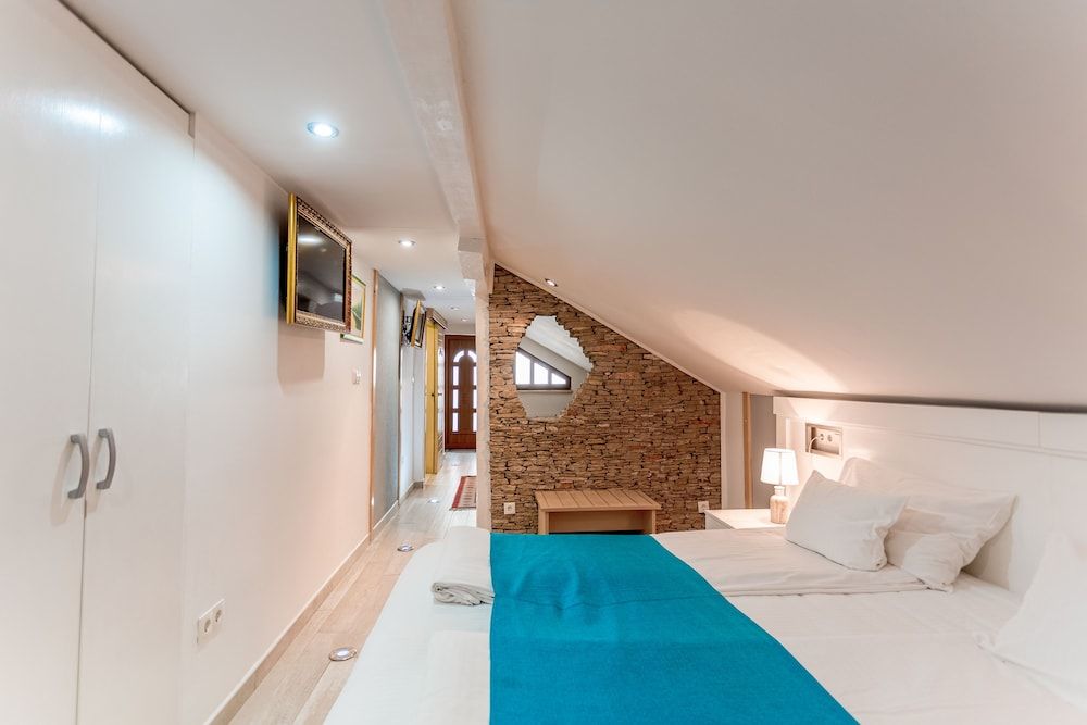 Hotel-Restaurant Kriva Cuprija Standard Quadruple Room 2