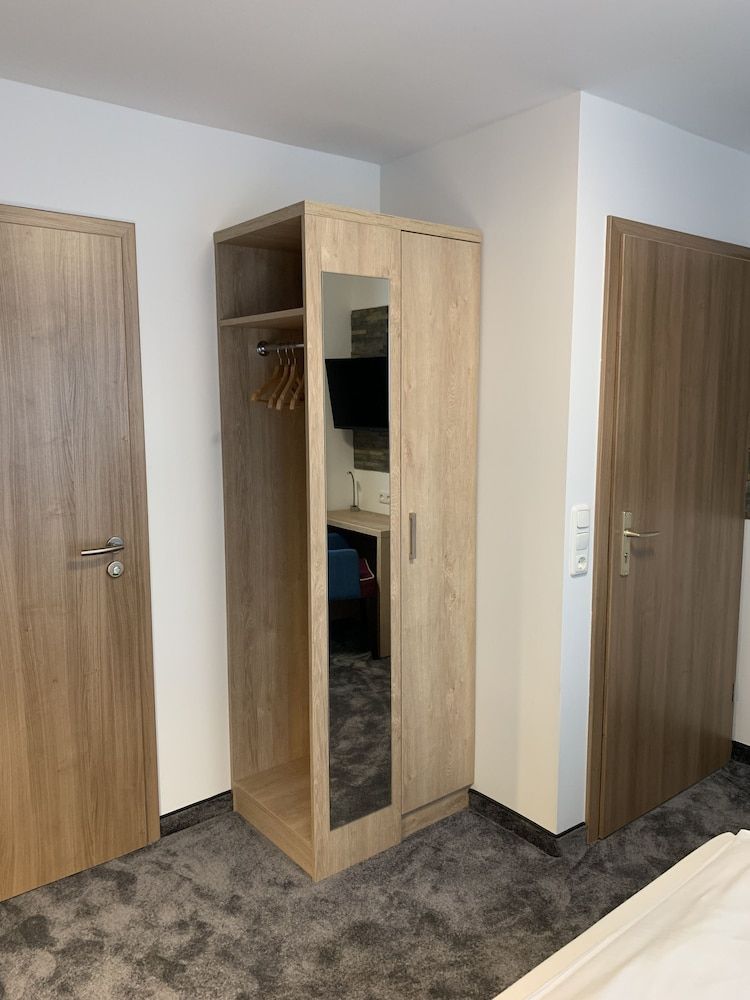 Hotel Dias Single Room 7