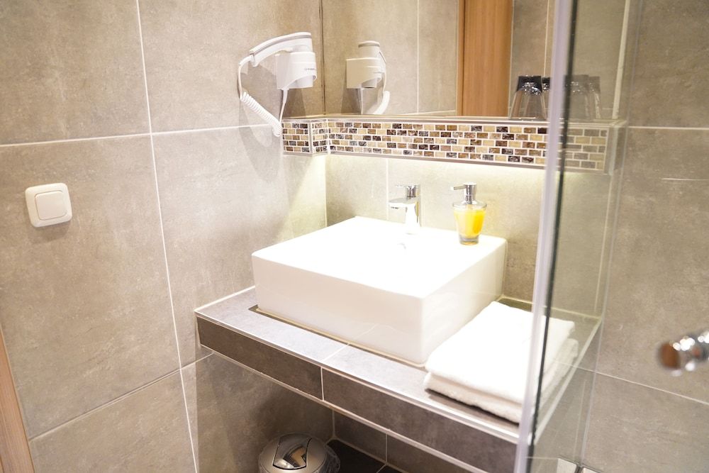 Hotel Dias Double or Twin Room 6