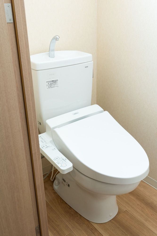 Minn Shin-Osaka Double Room 6