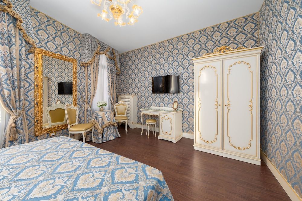 La Veneziana Boutique Rooms Junior Suite, Canal View 5