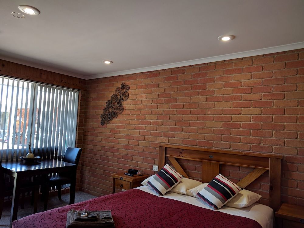 Deluxe Queen Room 4