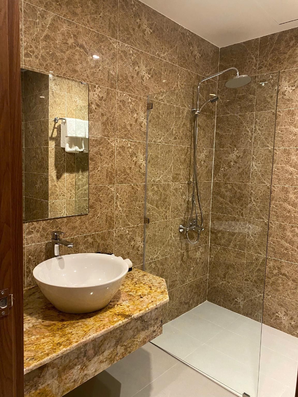 Sai Gon Bac Lieu Hotel Deluxe Triple Room 9