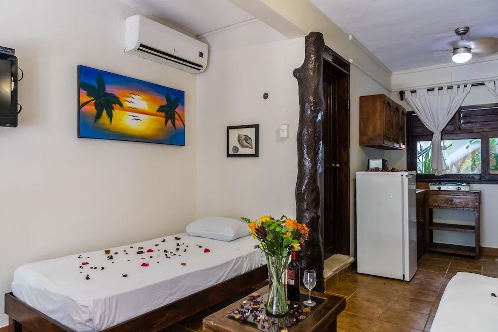 undefined Moonshine Hotel 5