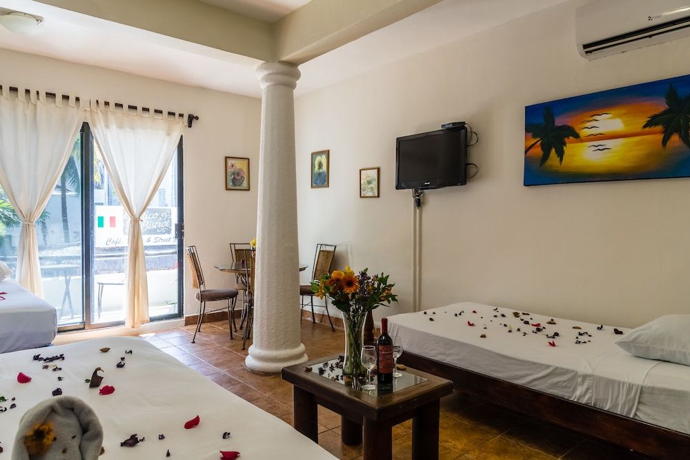 undefined Moonshine Hotel 6