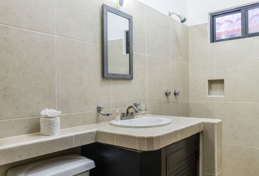 Moonshine Hotel Standard Double Room, 1 King Bed, Non Smoking, Pool View (Suie King) 5