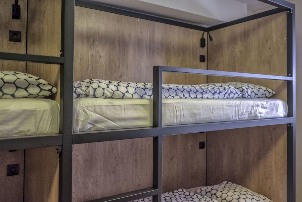 Hostel One Miru Bed in 8-Bed Mixed Dormitory 2