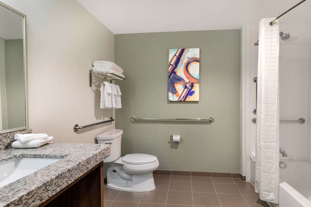 MainStay Suites Lancaster Dallas South Suite, Multiple Beds, Accessible, Non Smoking (Hearing Accessible) 9