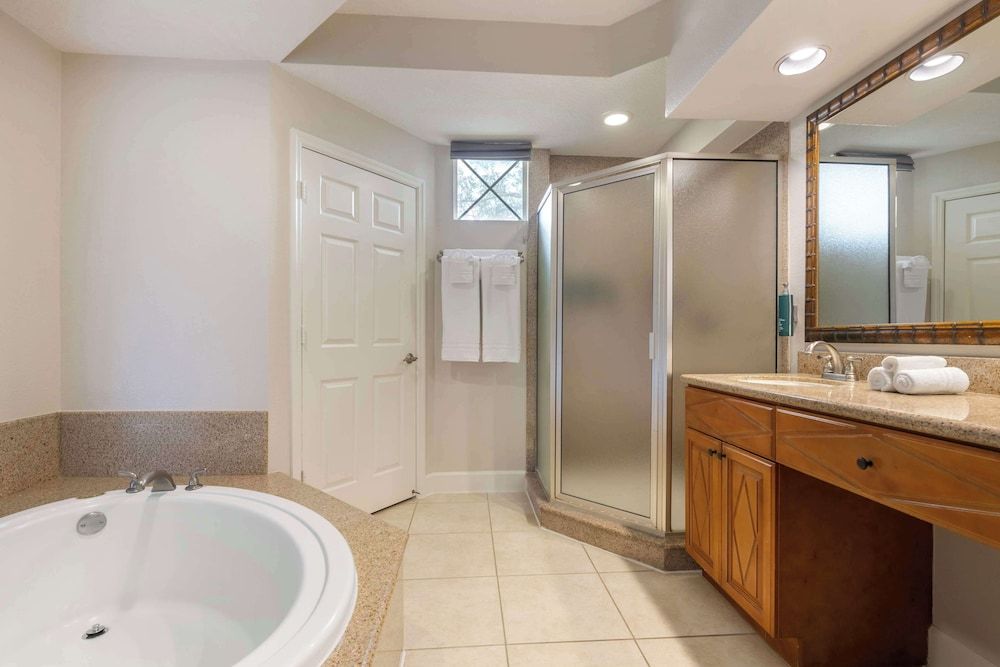 Hilton Vacation Club Cypress Pointe Orlando Studio with King Bed 4