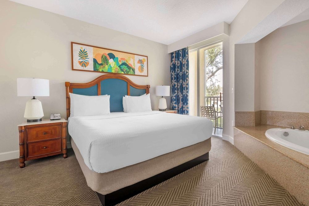 Hilton Vacation Club Cypress Pointe Orlando Studio with King Bed 2