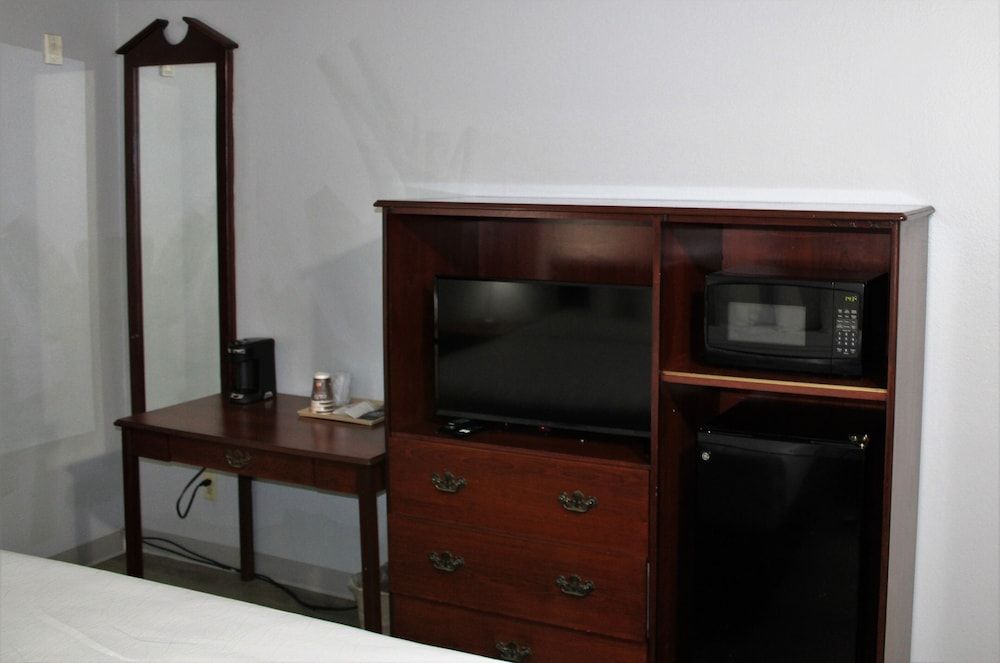 Rancho San Diego Inn & Suites Comfort Room 6