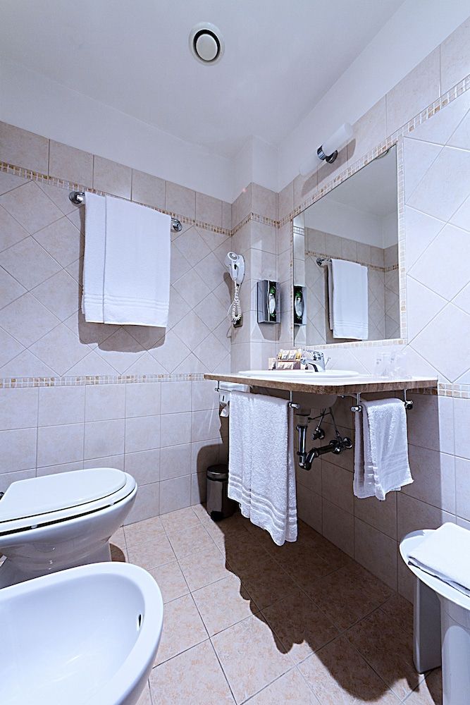 Roma Domus Hotel Standard Double Room Single Use 4