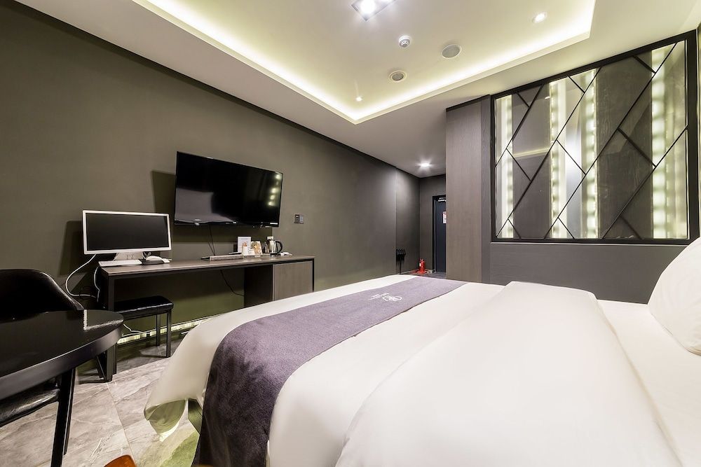 Rosabell Hotel Standard Room 4