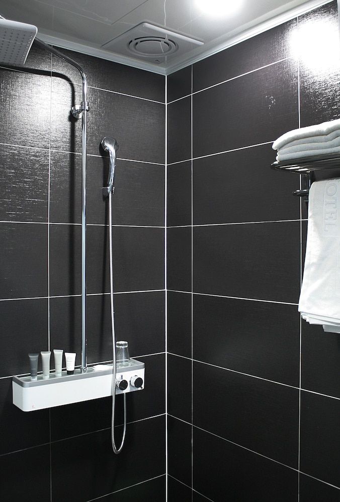 Rosabell Hotel Standard Room 6