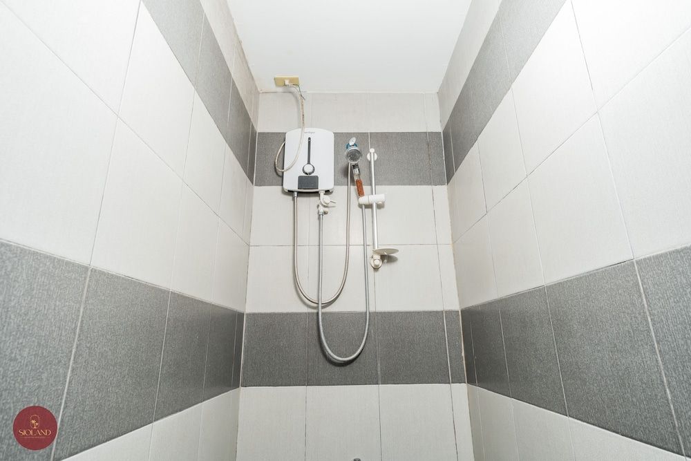 Quezon Premier Hotel Lucena Family Room 5