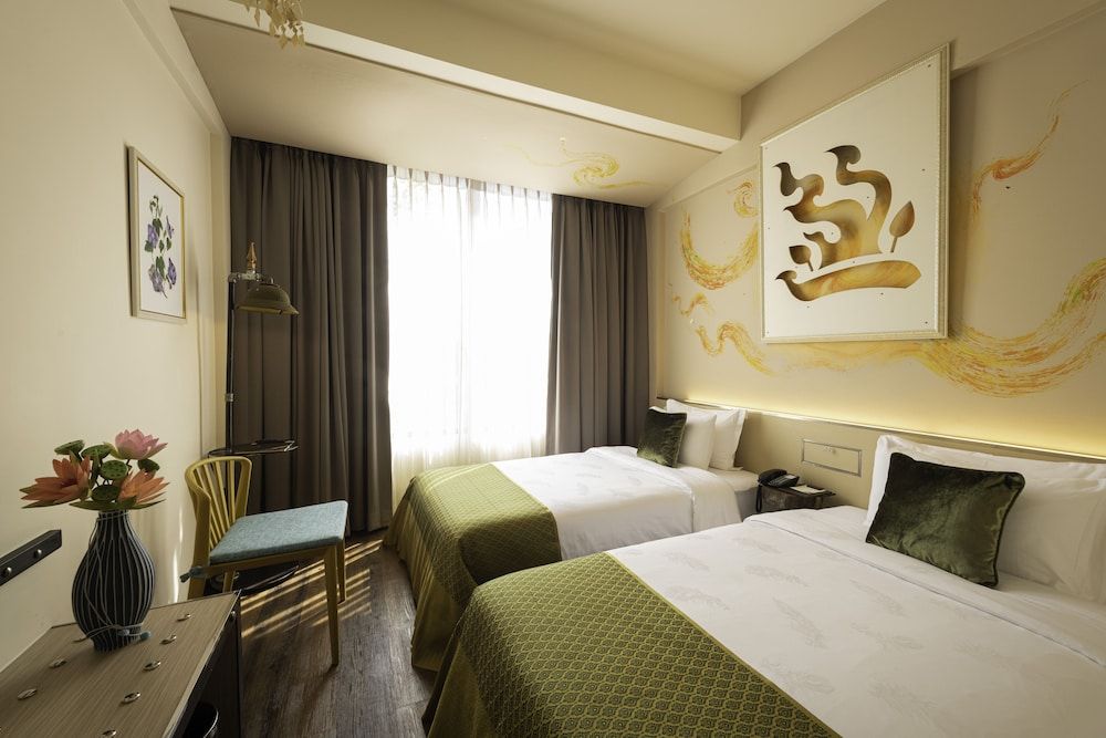 undefined Dhevi Bangkok Hotel 3