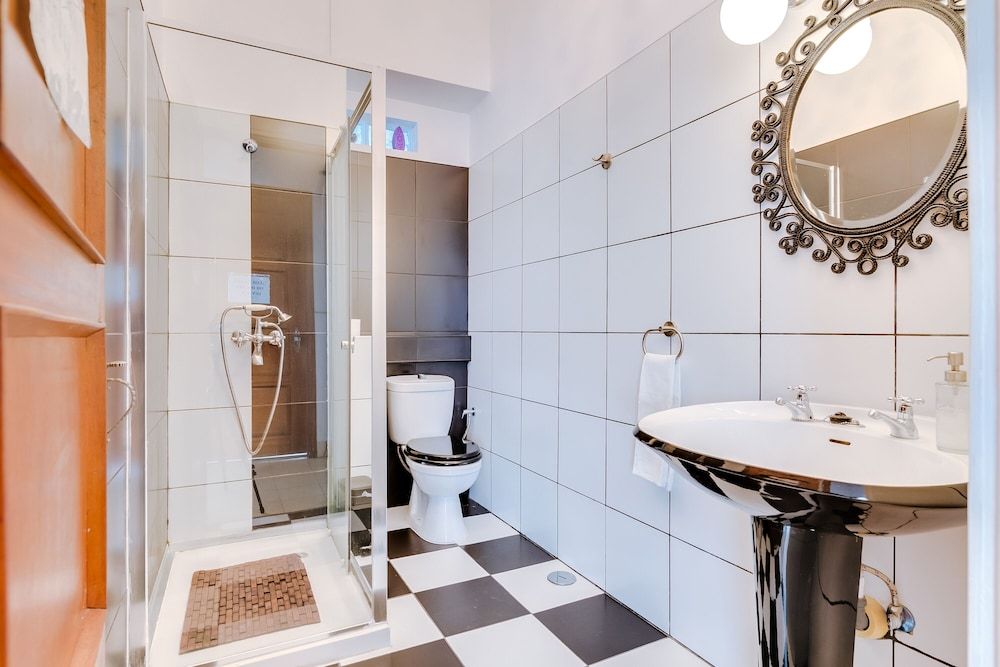 À da Avó - The Guesthouse Quarto casal, 1 cama de casal, banheiro compartilhado (II) -Tio Toi 6 9