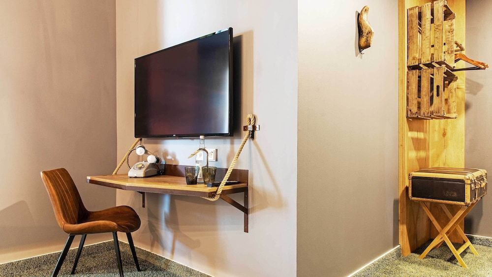 tinyTwice Hotel Wiesbaden Comfort Double Room ("Comfy") 5