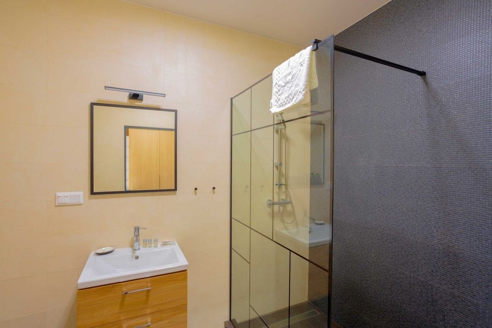 Hotel & Restaurant Resort Barca  - Campsite Deluxe Room 9