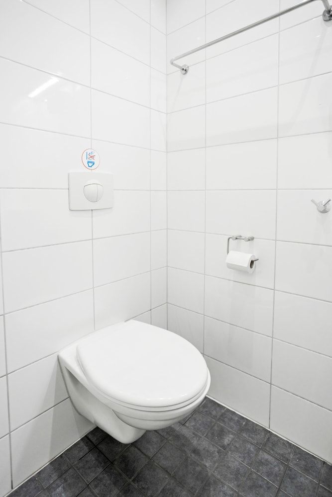 undefined Eight Rooms 8