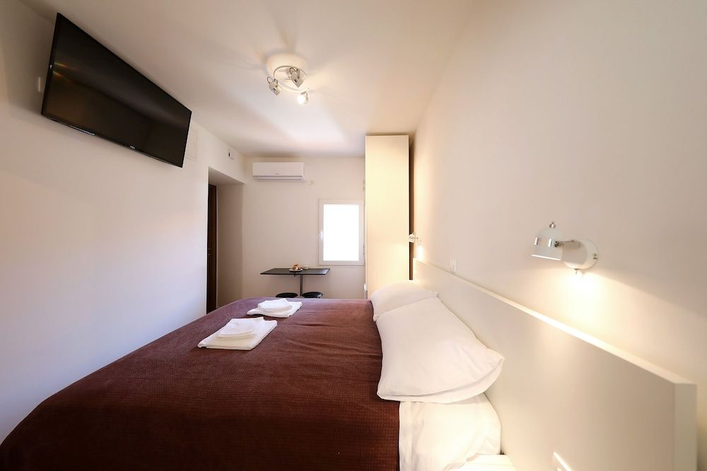 Pyrotima Apartments City Room 8