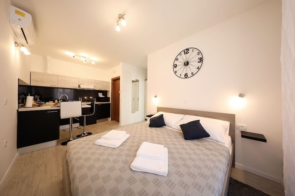 Pyrotima Apartments Studio 8