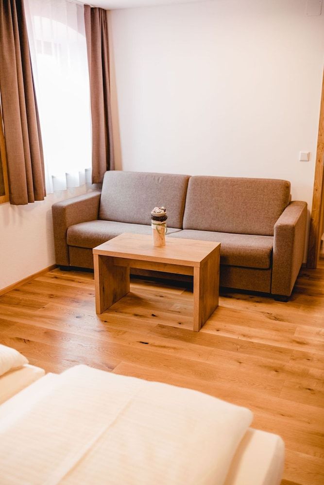 BAUER Gästezimmer Family Studio, Kitchenette 14