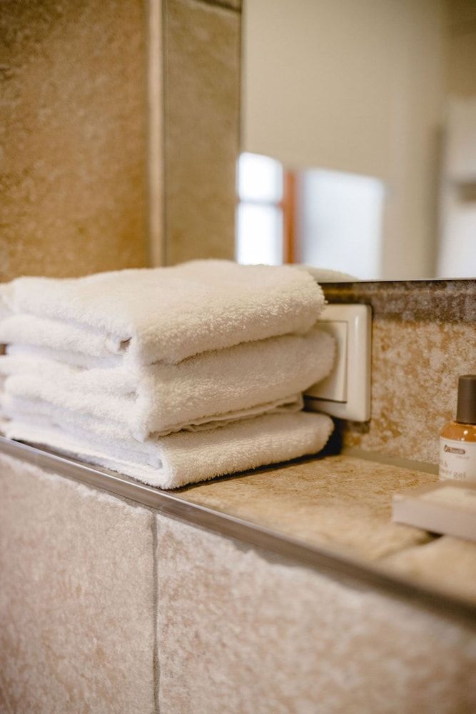 BAUER Gästezimmer Comfort Triple Room, Kitchenette 4