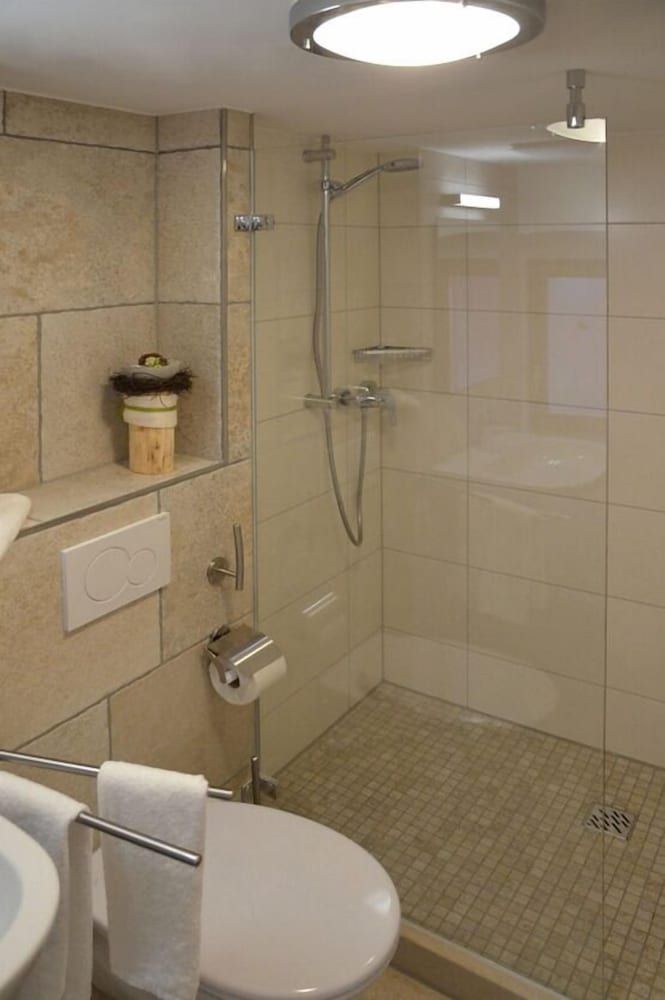 BAUER Gästezimmer Comfort Triple Room, Kitchenette 7