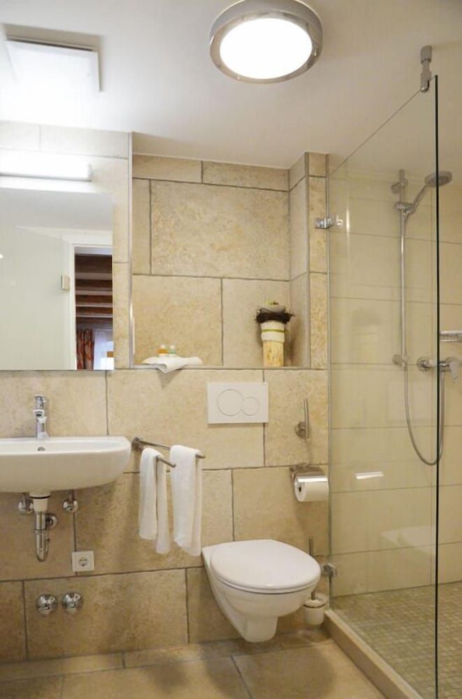 BAUER Gästezimmer Comfort Triple Room, Kitchenette 8