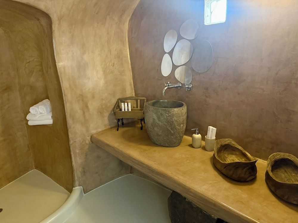 Elysian Elia Heritage Grand Cave House with Shared Plunge Pool 10