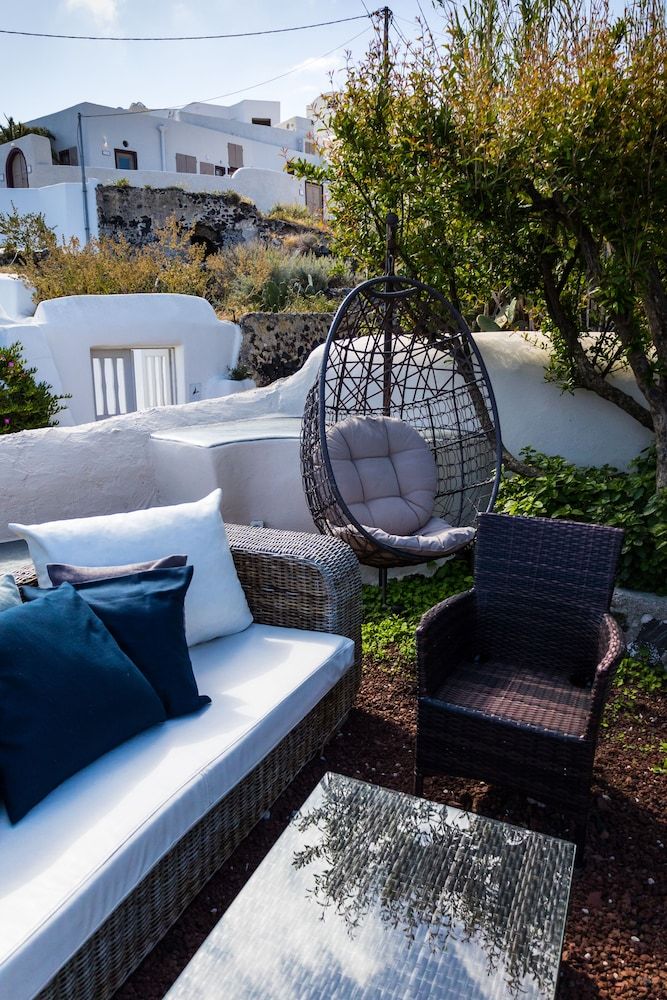 Elysian Elia Heritage Grand Cave House with Shared Plunge Pool 8