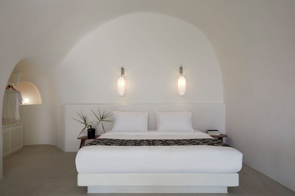 Executive two-bedroom cave suite