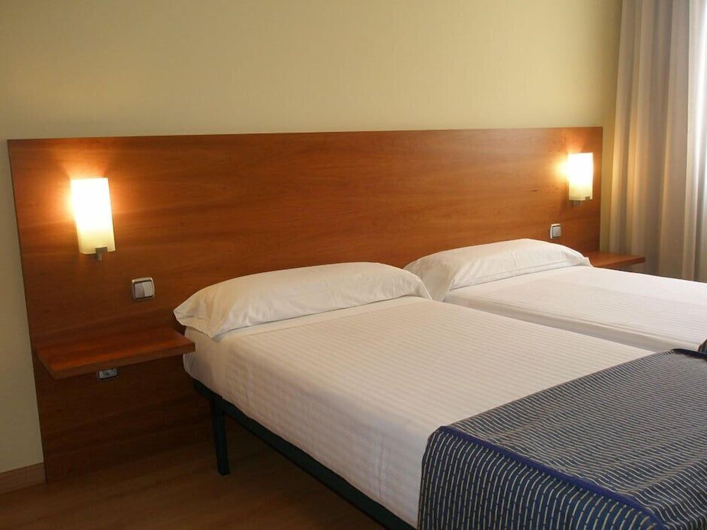 Torre Monreal Hotel Twin Room 2