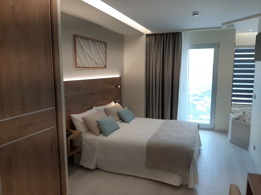 Hotel O Nautico Luxury Double Room, Hot Tub, Sea View 2