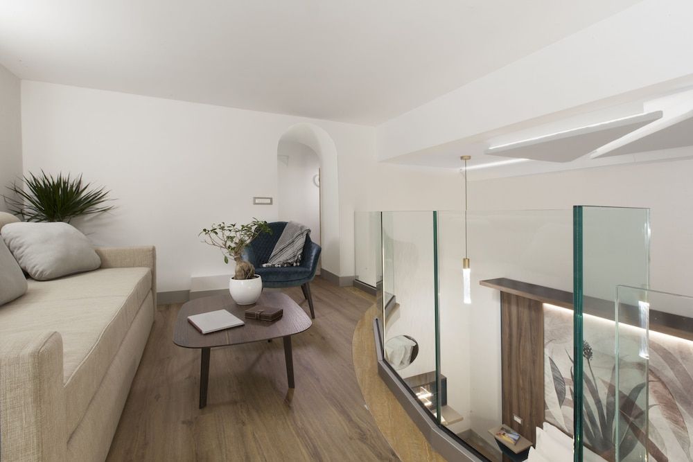 Elys Suites Family Room 5