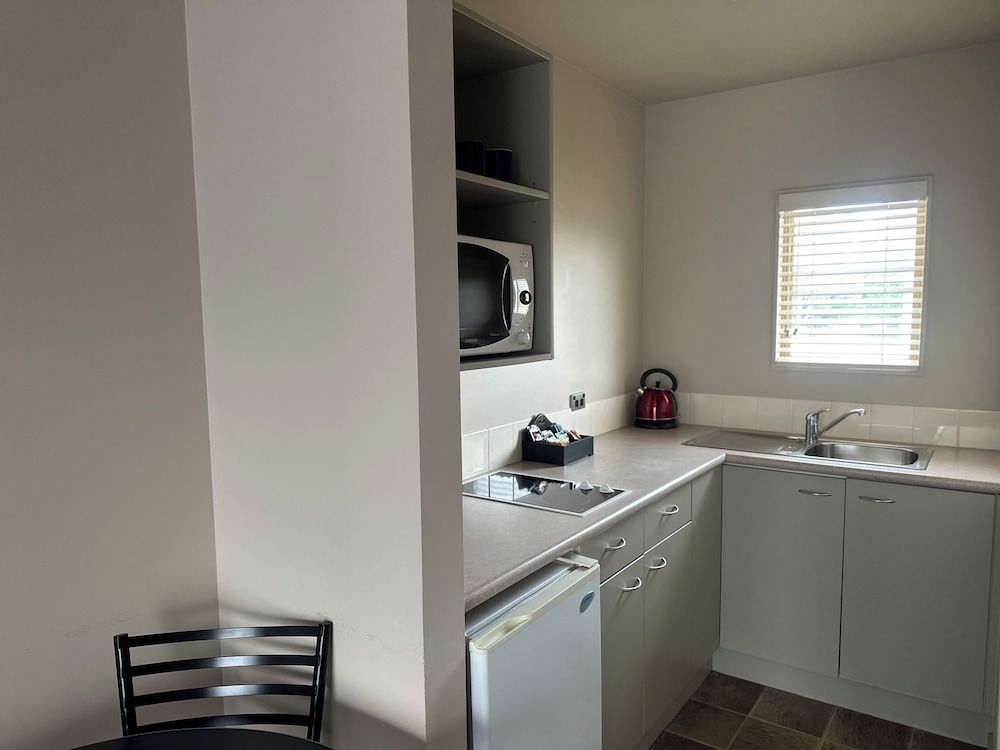 The Suites Ashburton Economy Room 4