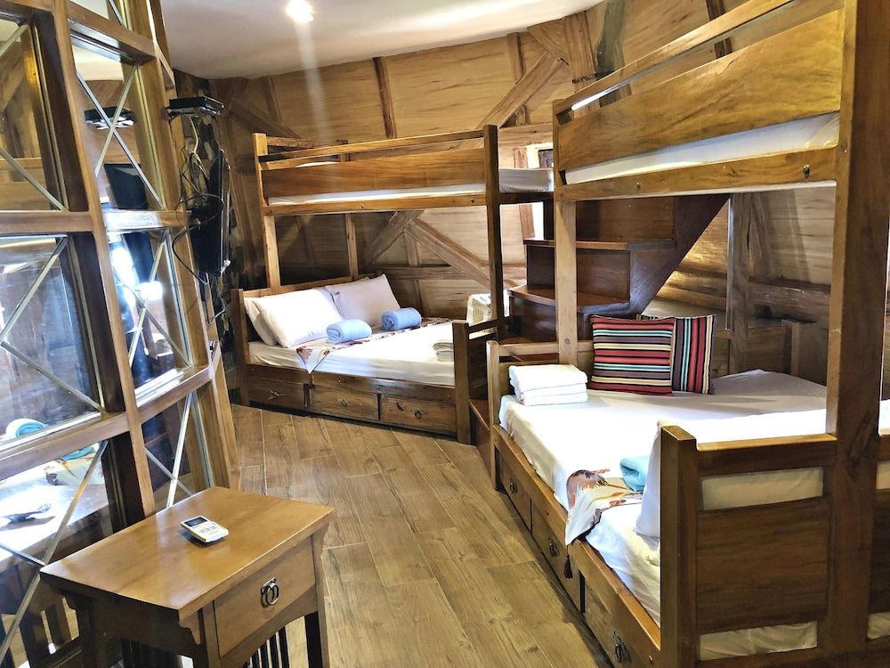 Campuestohan Highland Resort Windmill Room