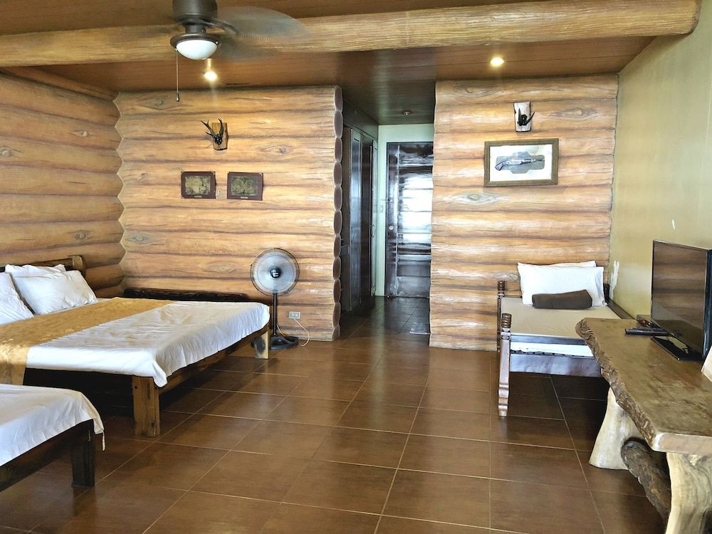 Campuestohan Highland Resort Log Cabin for 5 2