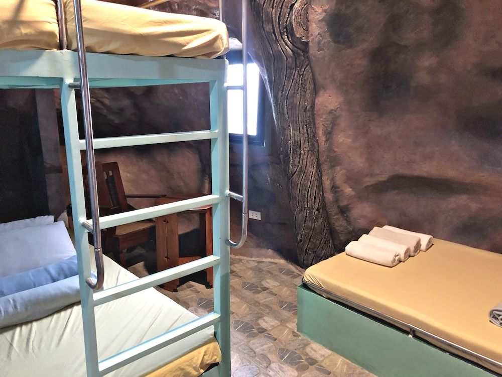 Campuestohan Highland Resort Dino Room 6